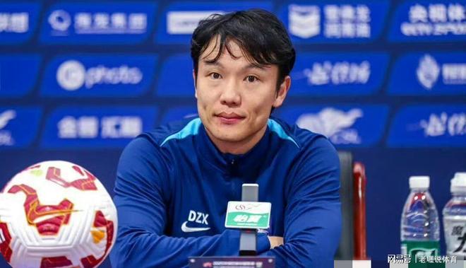 关于武汉三镇训练开放日，清晨止住颓势引欢呼，全明星赛在即，团队化学反应显著的信息