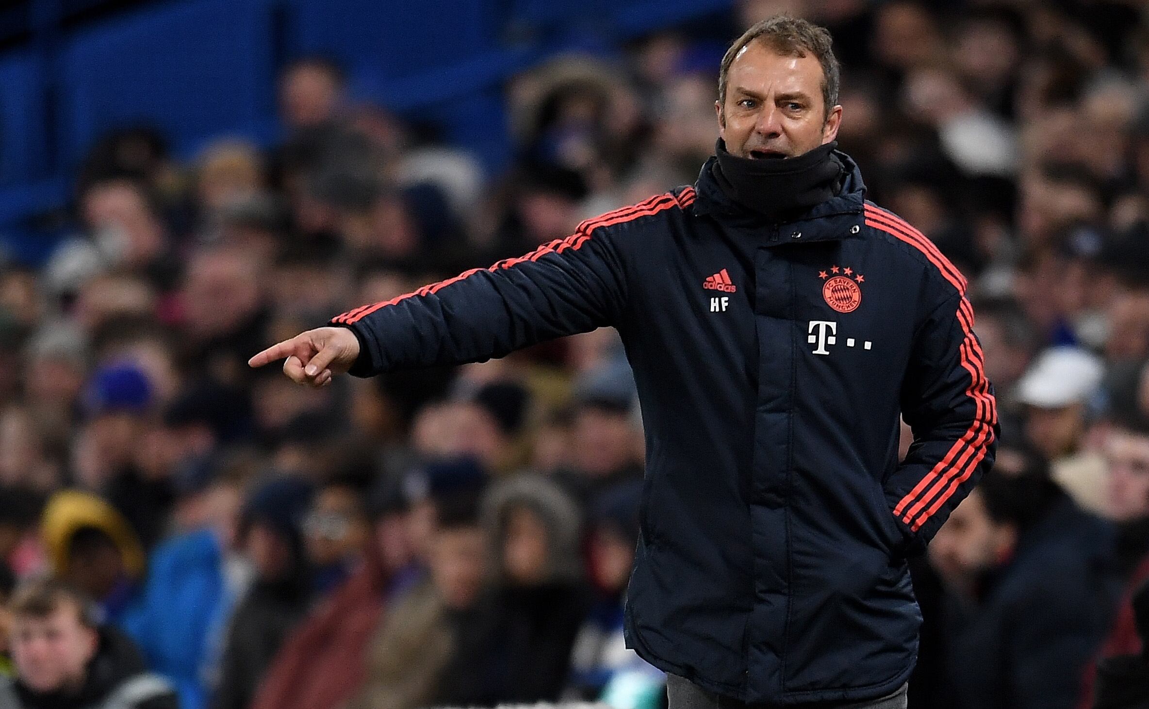 关于拜仁慕尼黑迎中超关键赛，转会期单刀错失，悬念犹存，心理建设被强调的信息